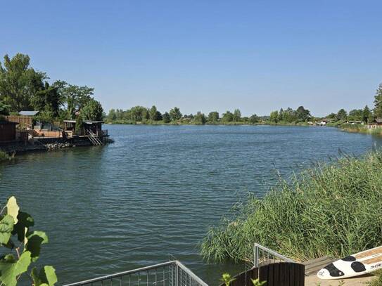 Ihr persönliches Paradies am See - charmantes Superädifikat!