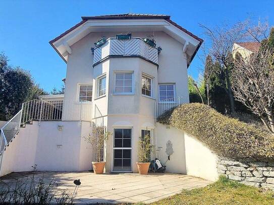 Traumhaftes Einfamilienhaus in Ruhelage - mit Indoor-Pool