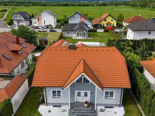 Anwesen inklusive Gästehaus + Swimmingpool zu verkaufen!!