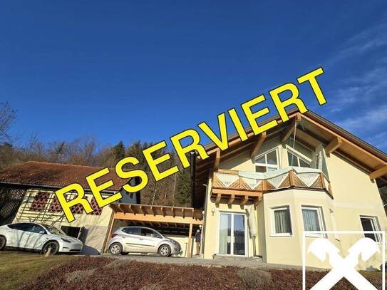 Liebliches Einfamilienhaus mit moderner Technik, Doppelcarport und Nebengebäude am Waldrand
