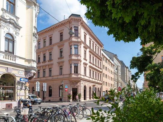 BEL-ETAGE in der Josefstadt: klassische 5 - Zimmer Altbauwohnung mit traumhaften Blick