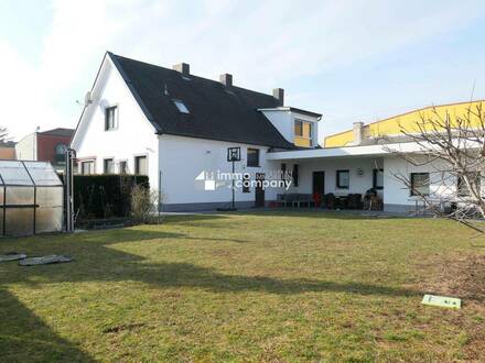 Einfamilienhaus mit Garten, Carport, Garage, 2 Bädern und viel Platz