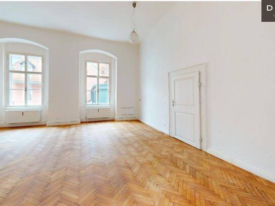 | EXTRAVAGANTE ALTBAUWOHNUNG IN WUNDERSCHÖNEM PALAIS | HELLE ZWEI ZIMMER WOHNUNG | 2. OBERGESCHOSS | SEHR GUTE LAGE