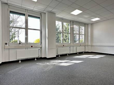 Bürofläche im Concorde Business Park | 5 Räume auf 191m2 mit Teeküche und getrennten Toiletten (D2/6A)