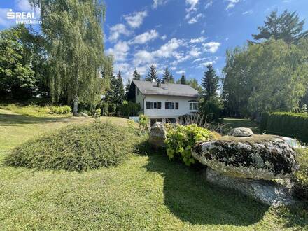 großes Einfamilienhaus mit Keller und wunderschönem Garten mit über 3200 m² Grundstücksfläche unmittelbar beim Badeteic…