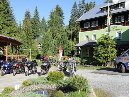 Rustikales 3* Hotel / Alpengasthof mitten in der Natur der Nockberge