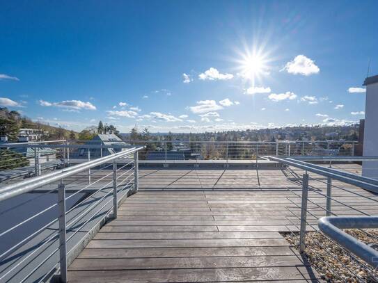 Dachterrassentraum im Grünen mit Blick über Wien| 4 Zimmer mit großzügigen Außenflächen