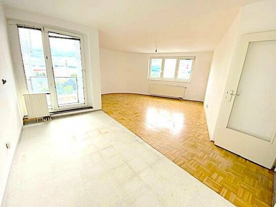 PROVISIONSFREI VOM EIGENTÜMER! 4-ZIMMER FAMILIENWOHNUNG MIT LOGGIA IN DER FORSTHAUSGASSE!