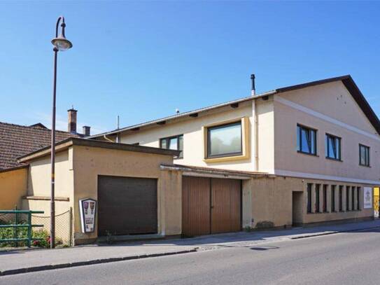 Wohnhaus mit Geschäftslokal, Garage und Garten im Zentrum von Maria Anzbach