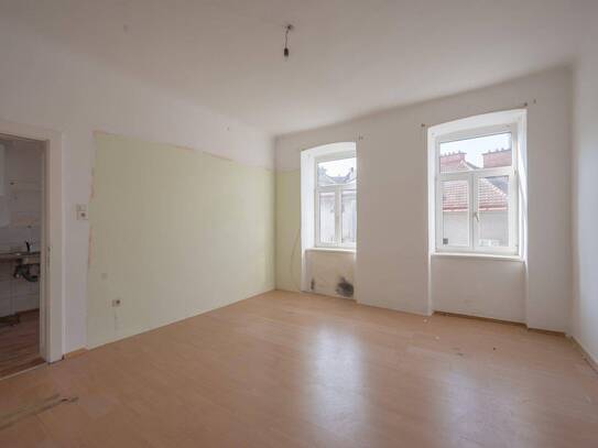 ++NEU++ sanierungsbedürftige 2-Zimmer Altbau-Wohnung in toller Lage!