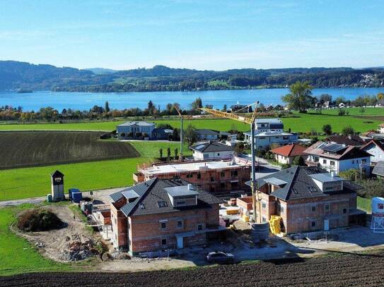 Penthouse mit Aussicht zum Attersee - nur ca. 800 m vom kühlenden Nass entfernt!