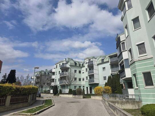 + Traumhafte Fernblickdachterrassenwohnung 80m² + Dachterrasse 5,62 m² + Klimaanlage, moderne Dan-Küche + 4 lichtdurchf…