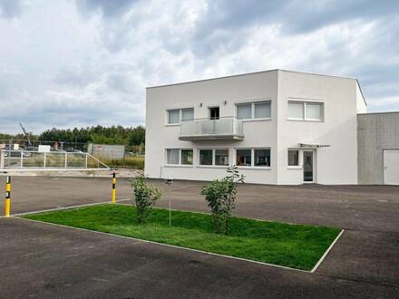 [06174] Erstbezug! Helles, 126m² großes Miet-Büro mit 4 Parkplätzen