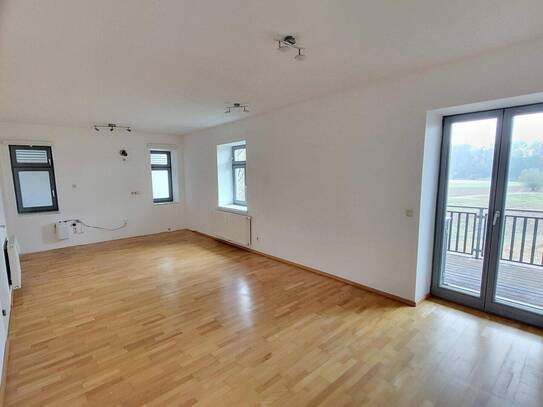 Geräumige 2-Zimmer-Wohnung mit 70m² - Balkon - inkl. Autoabstellplatz