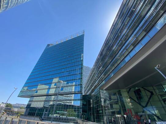 TECH GATE - Flexible Büroflächen im Turm