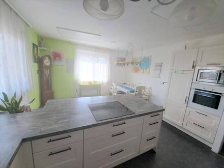 ++ Bahnhof fussläufig erreichbar + WF 179 m² + EINFAMILIENHAUS + 5 Zimmer + Bewohnbarer Kellerbereich ++