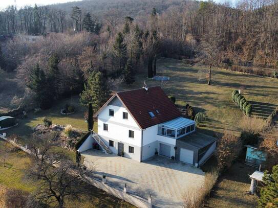 LAGE LAGE LAGE - gepflegtes Wohnhaus mit Vollkeller und Garagen auf traumhaftem Grundstück am Waldrand mit Fernblick zu…