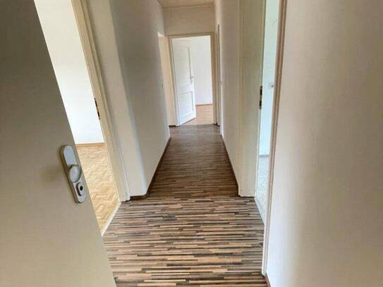 3-Zimmer Wohnung mit eigenen Garten!