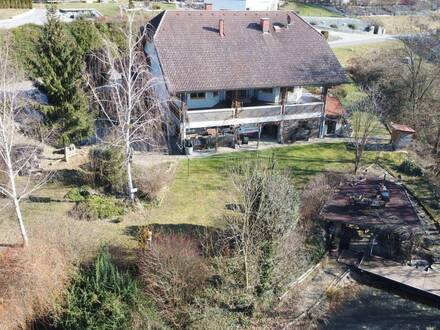 Gepflegtes Haus in idyllischer und ruhiger Waldrandlage mit viel Grund