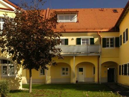 3 Zimmerwohnung mit einer sonnigen Loggia in den Innenhof