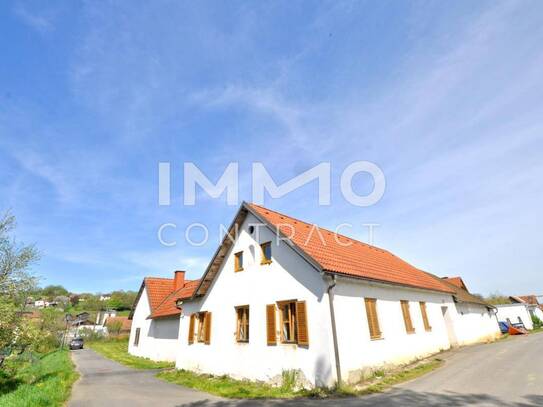 Historischer Vierkanthof mit einzigartigem Innenhof – Ihr Freiluft-Wohnzimmer wartet!