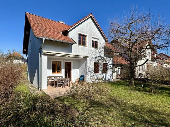 Familienidylle mit traumhafter Aussicht – Einfamilienhaus mit Garten in exzellenter Lage!