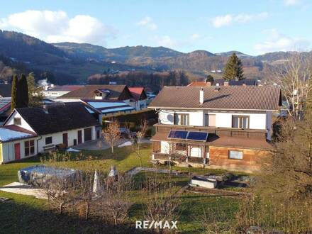 Einfamilienhaus mit Blick auf die Burgruine Griffen