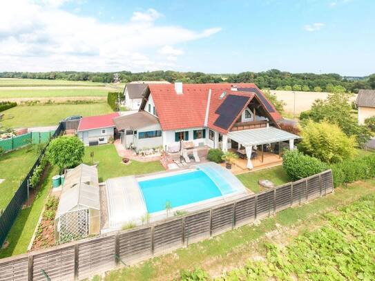 Nähe Ilz: Schönes, großzügiges Wohnhaus mit Swimmingpool in ruhiger, sonniger Lage