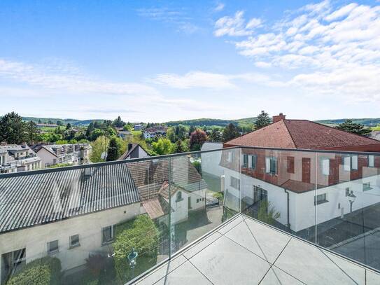 Moderner Erstbezug: Sonnige 5-Zimmer-Wohnung mit Balkon und Weitblick ins Grüne