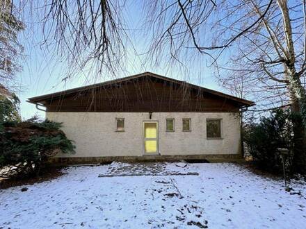 Zeitlose, renovierungswürdige Wienerwald-Villa auf zentrumsnahem, wildromantischem Traumgrundstück in absoluter Ruhelage