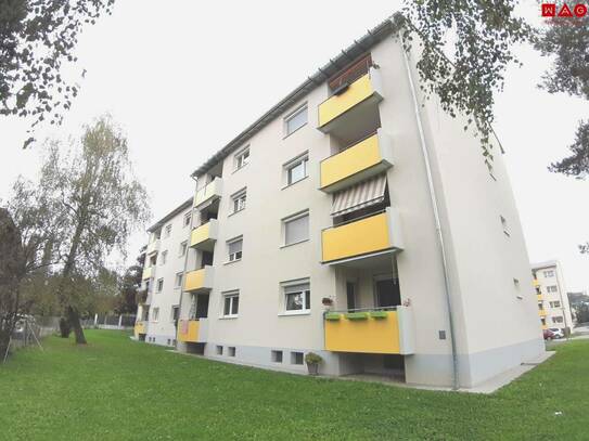 Neu sanierte 3-Zimmer-Wohnung, Lift, Parkplatz!