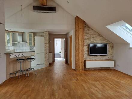 PLATZ DA! DACHGESCHOSSWOHNUNG IN WOLFURT