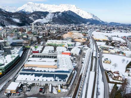 220 m² befahrbare Lagerhalle in Frequenzlage