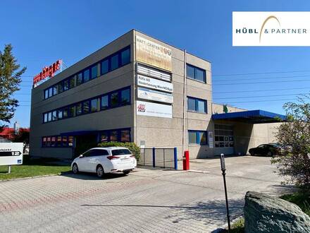 Lager-Produktionshalle 1.105 m2 mit 2900 m2 Freiflächen - 6Stellplätzen und 165 m2 Meisterbüro