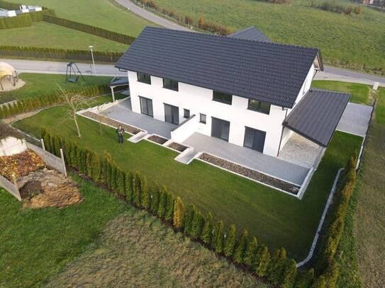 Doppelhaus mit Carport im Ortszentrum - ideal zum Vermieten