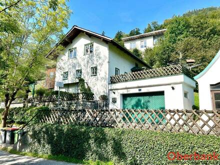 Gemütliches Einfamilienhaus mit Garage, Garten & Kamin