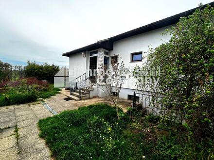 FAMILIENHIT - Familienhaus mit großen Garten und Doppelgarage