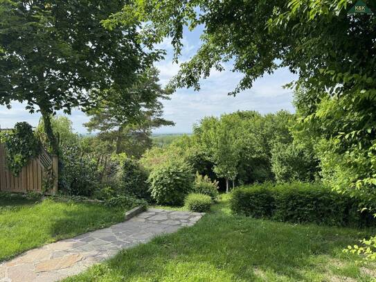 PROVISIONSFREI - WOHNUNG MIT GROSSEM EIGENGARTEN UND FERNBLICK