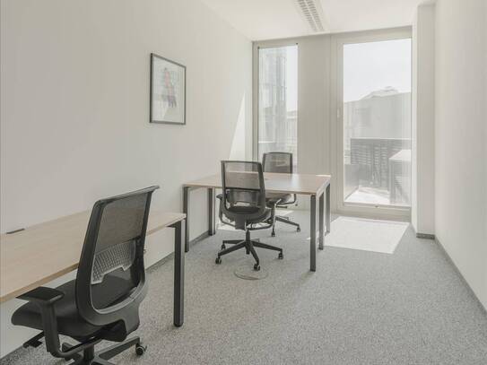 Privater Büroraum für 3 Personen in Regus Icon Tower