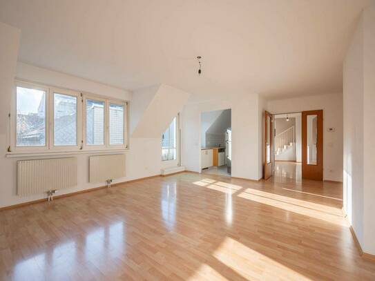 ** Top gepflegte 4 Zimmer Dachgeschoss Wohnung mit Alleinutzung 3er hofseitigen Terrassen - Maisonette Wohnung - Nähe B…