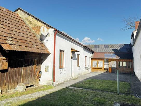 Wohnhaus mit traumhaften Blick und großem Grundstück!