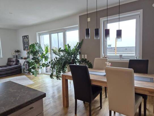 Steyregg, sonnige 90 m² WNFL + 22 m² Balkon mit herrlicher Fernsicht, Küche möbliert, 4 Zimmer, inkl. TG und Freiparkpl…