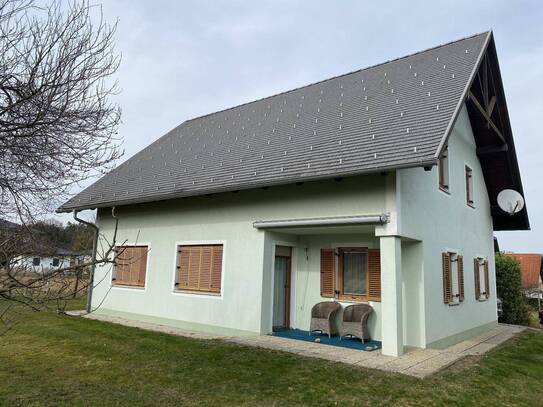 Wohnhaus mit Carport in sonniger ruhiger Lage