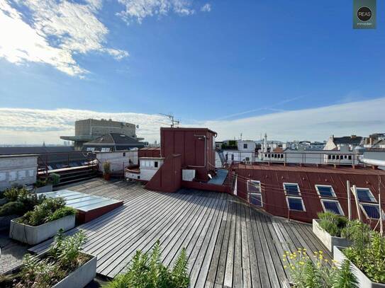 Bestlage Spittelberg! Ganze Dachgeschoss Etage mit einzigartigem Turm und Dachterrasse!