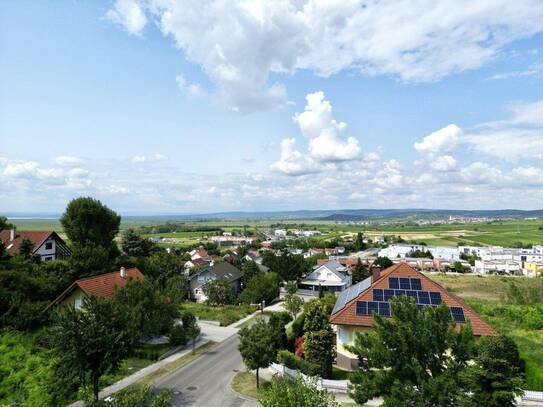 Einfamilienhaus in Ruhiger, Zentraler Lage mit Weitblick in Neusiedl am See