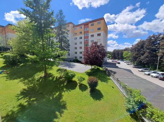 Waltendorf/Ragnitz! Helle und geräumige 3 Zimmerwohnung mit Westloggia am grünen Stadtrand!