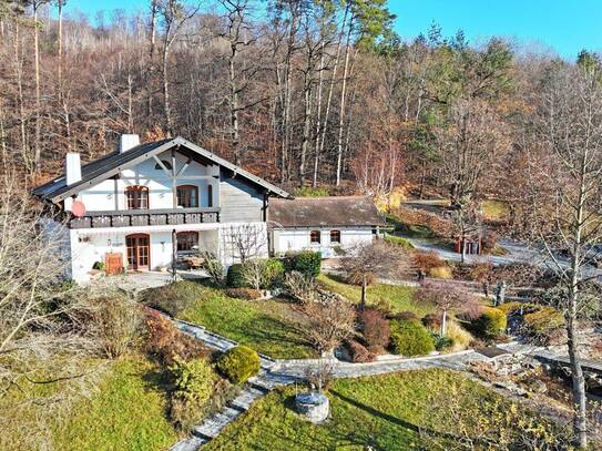 Zauberhaftes Landhaus mit Grünlandanteil, Schwimmbiotop und Panoramablick in Südlage