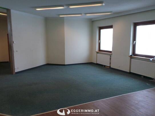 Piesendorf Fürth / Kaprun : 100 m² Lager, Büro, Saal-Raum,