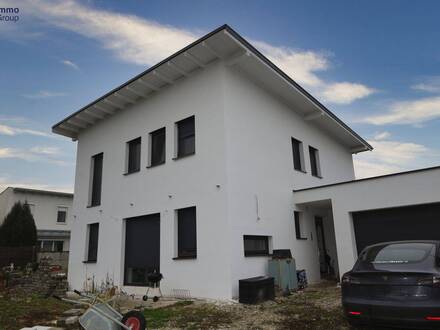 Einfamilienhaus im Grünen mit Garage zu verkaufen