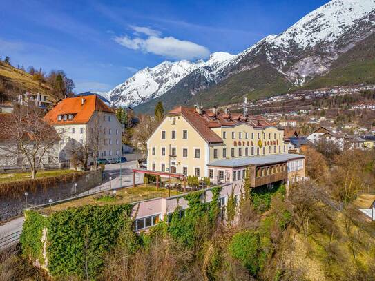 Entwicklungsprojekt-Grundstück mit historischem Gasthaus in Toplage von Landeck